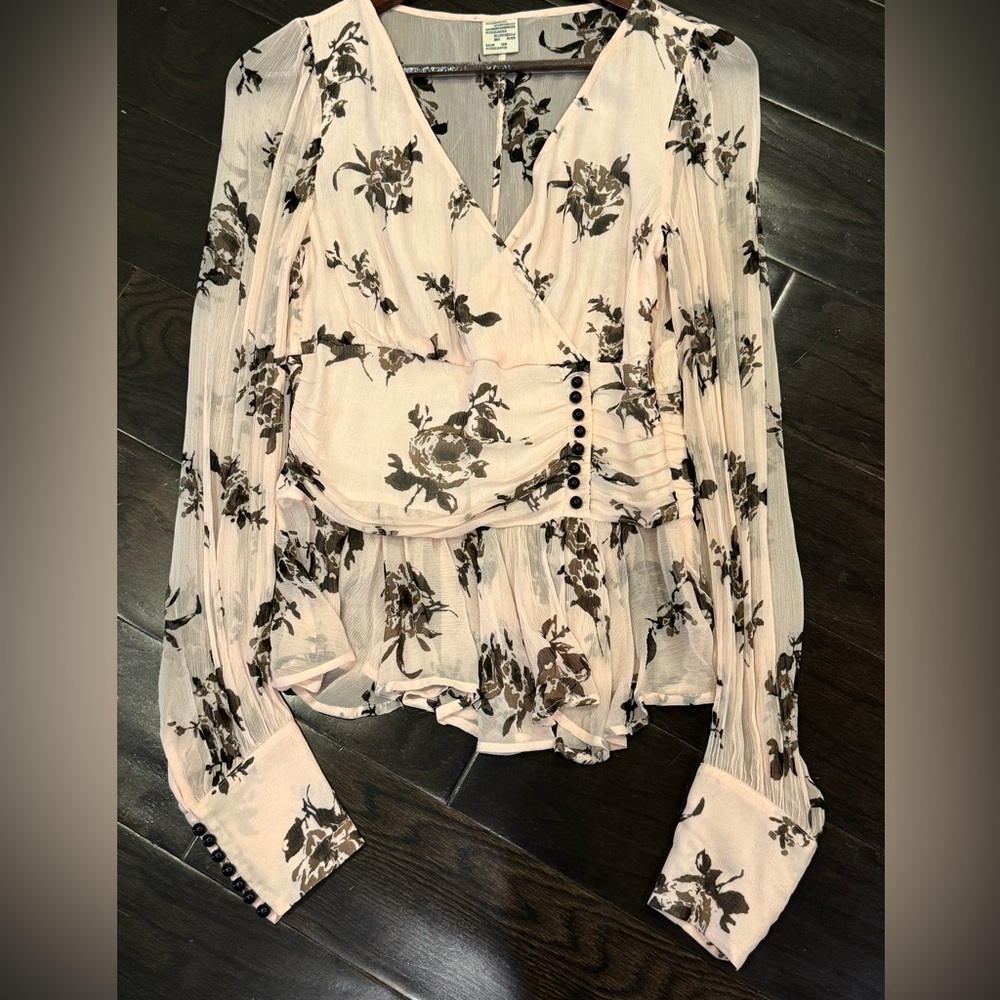 BAUM UND PFERDGARTEN Floral Peplum Blouse -NWOT - Picture 9 of 12